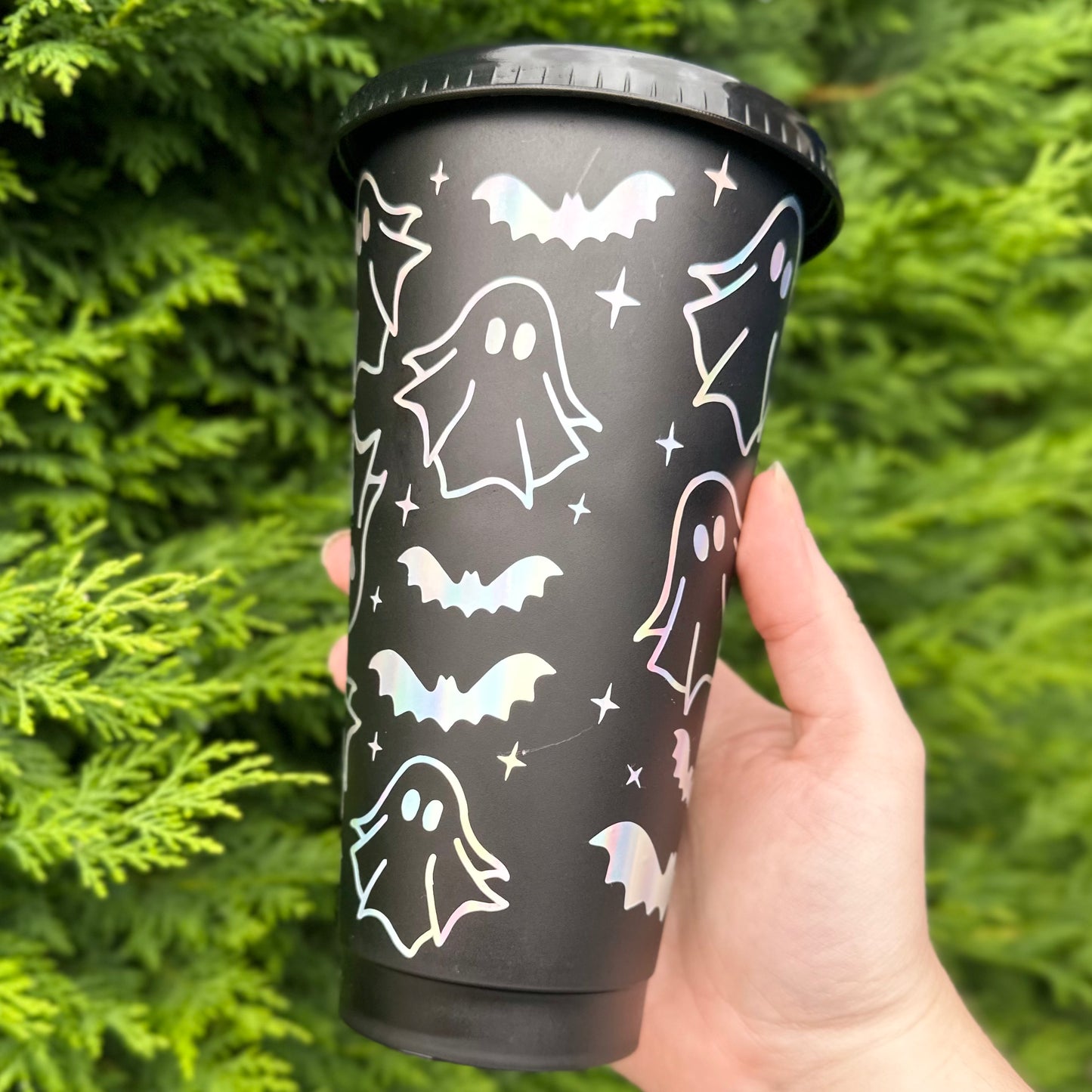 Holographic ghost cup