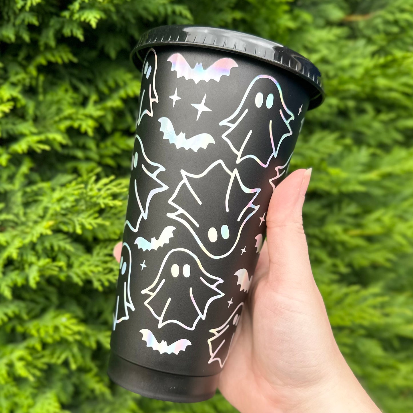 Holographic ghost cup